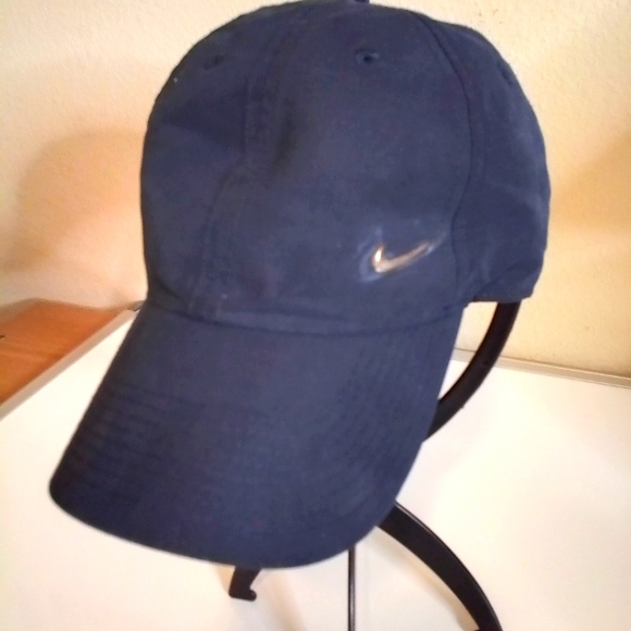 Nike Accessories - Nike Navy Adjustable Cap Silver Insignia